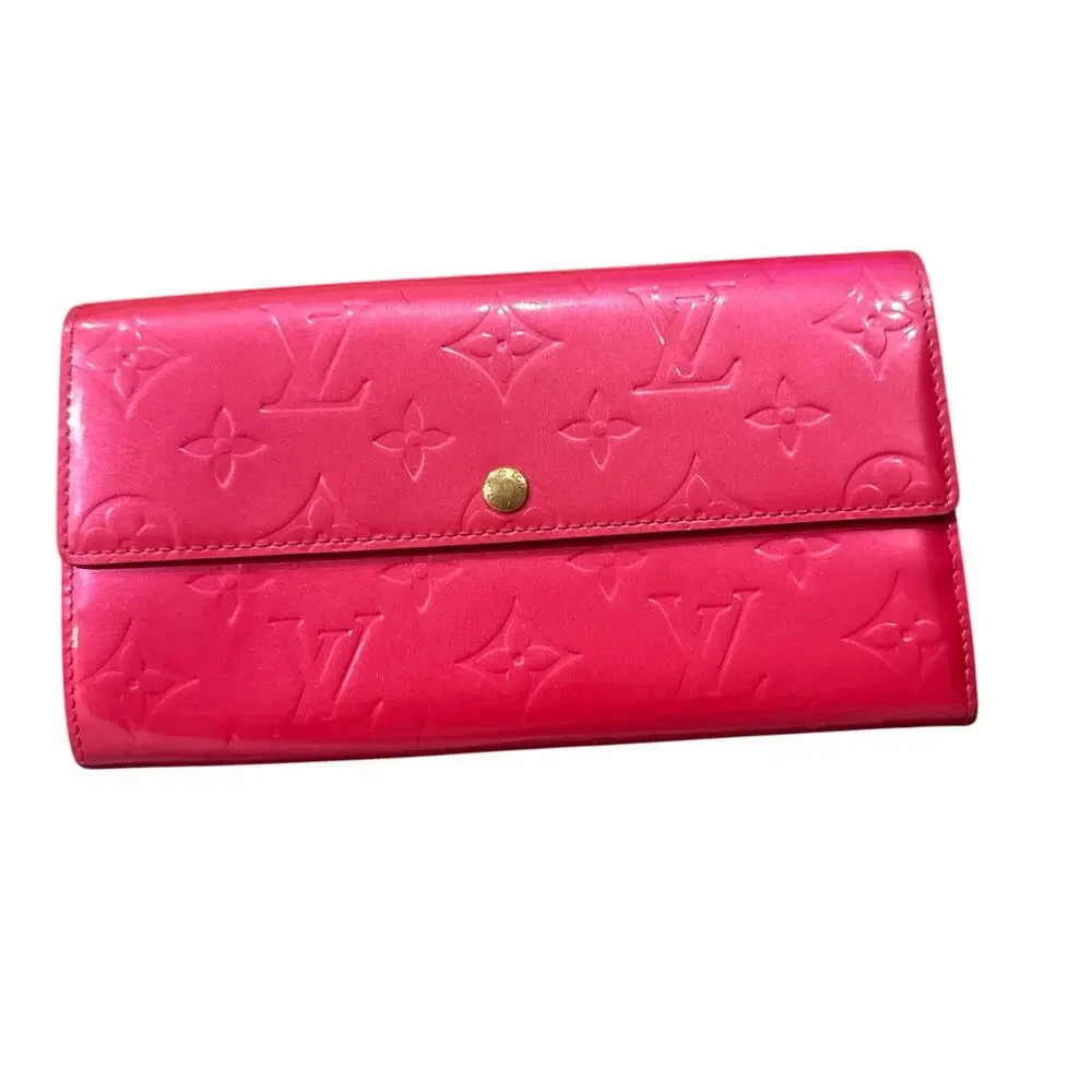 Louis Vuitton Monogram Vernis Sarah Wallet Rose Pop Pink. Authentic COA Included